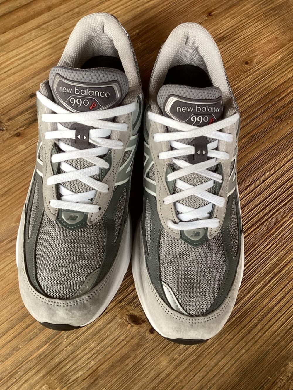 New Balance Men’s Grey and White 990 Sneakers
